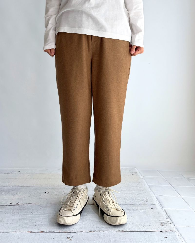 WOOL FLANNEL EASY TAPERED PANTS in Camel