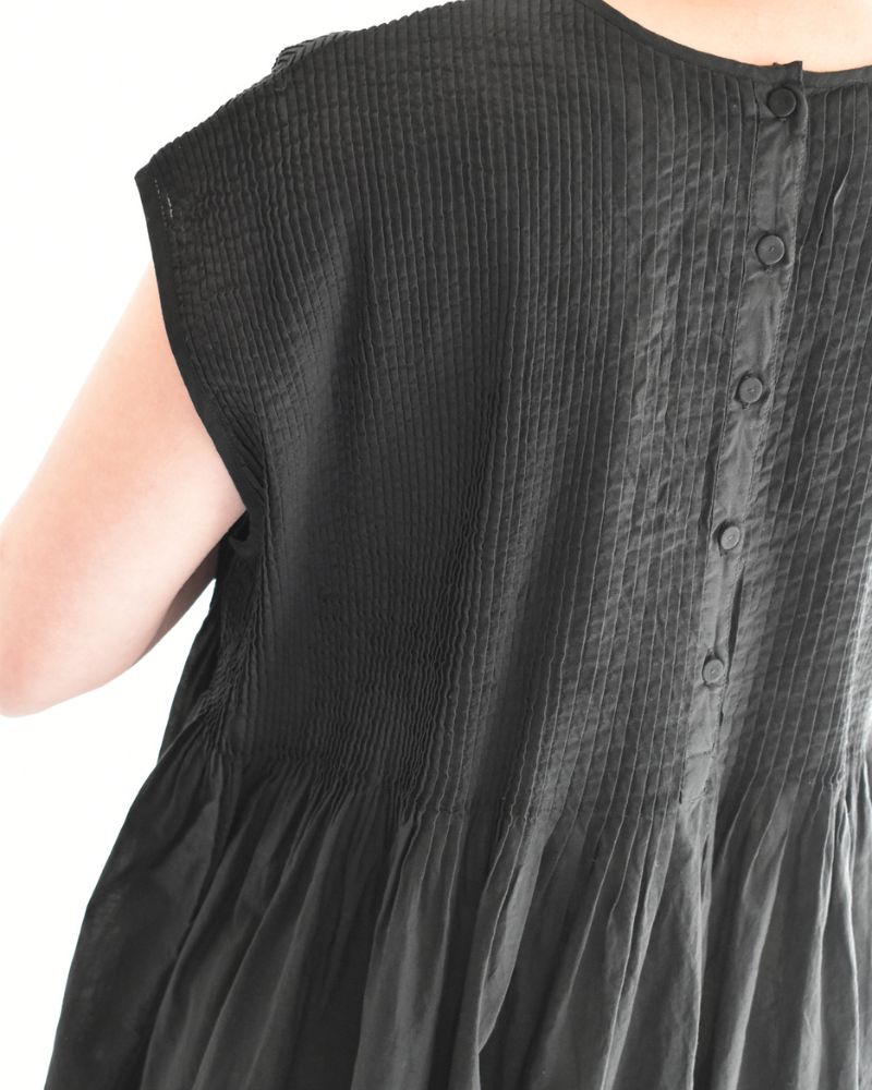 Crew-neck French Sleeve Shirt with Mini Pintuck in Black