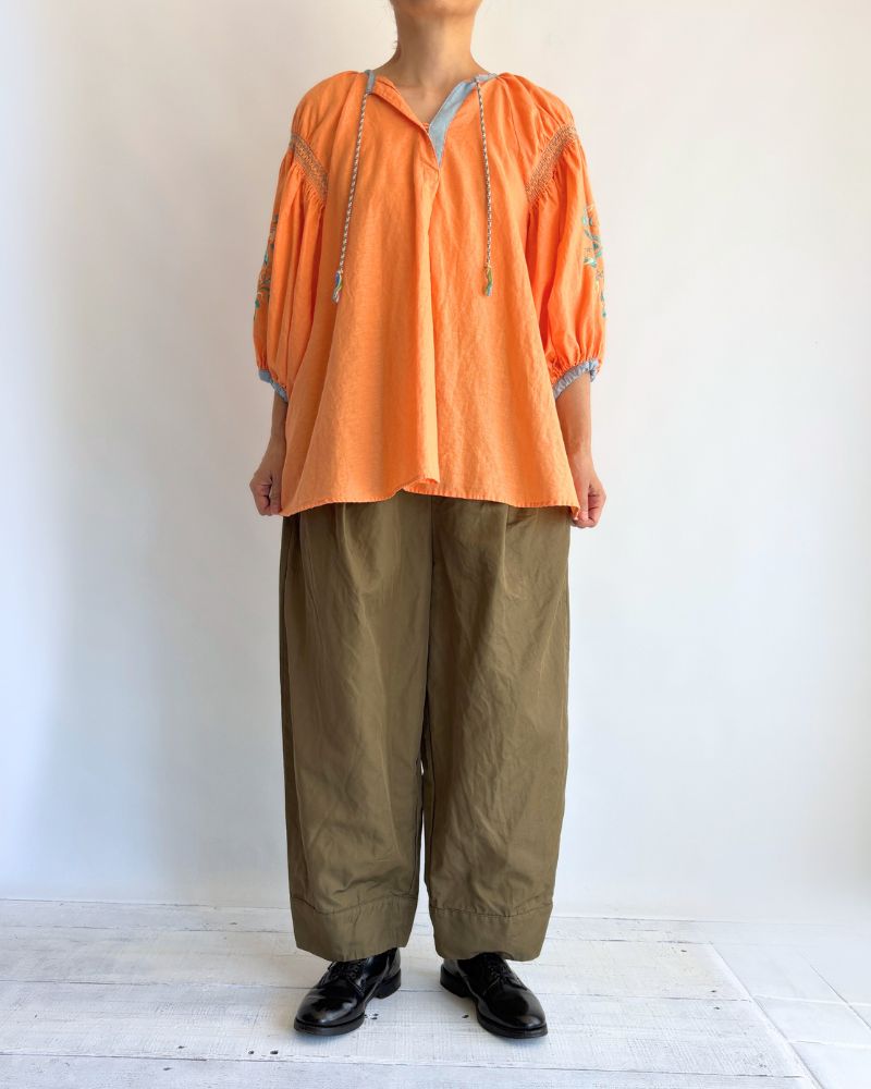 TUCKED oeuf PANTS in Khaki