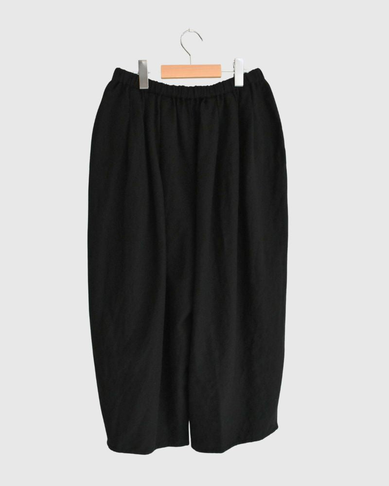 CAMILLE WOOL TUCK PANTS in Black
