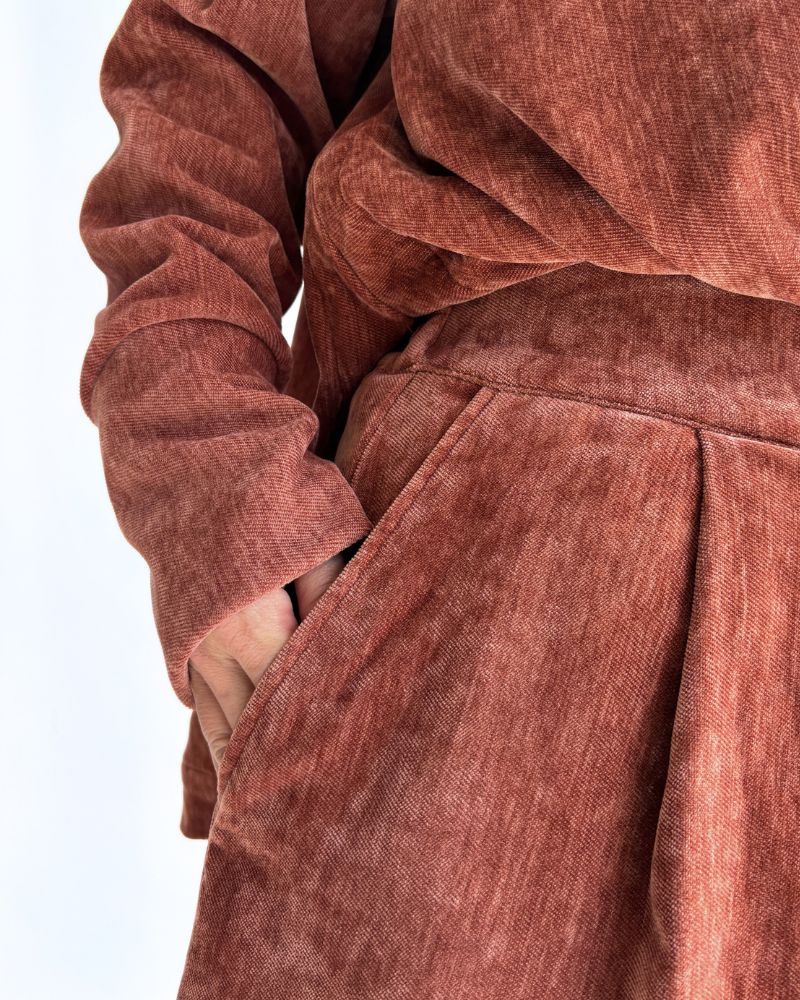 Tuck design skirt 'YELL' in Teracotta