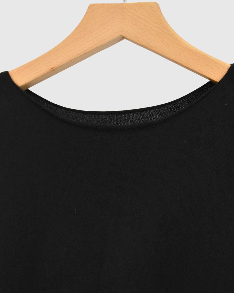 5-Color T-Line Pullover in Black