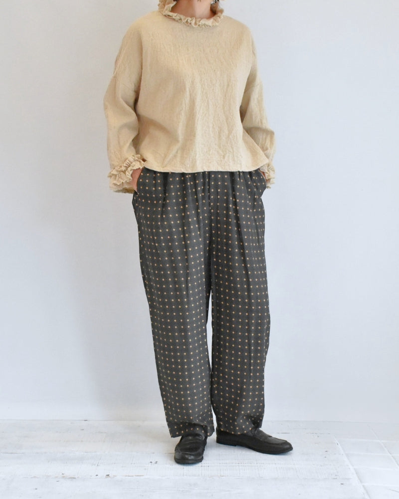 Wool Box Pullover in Beige