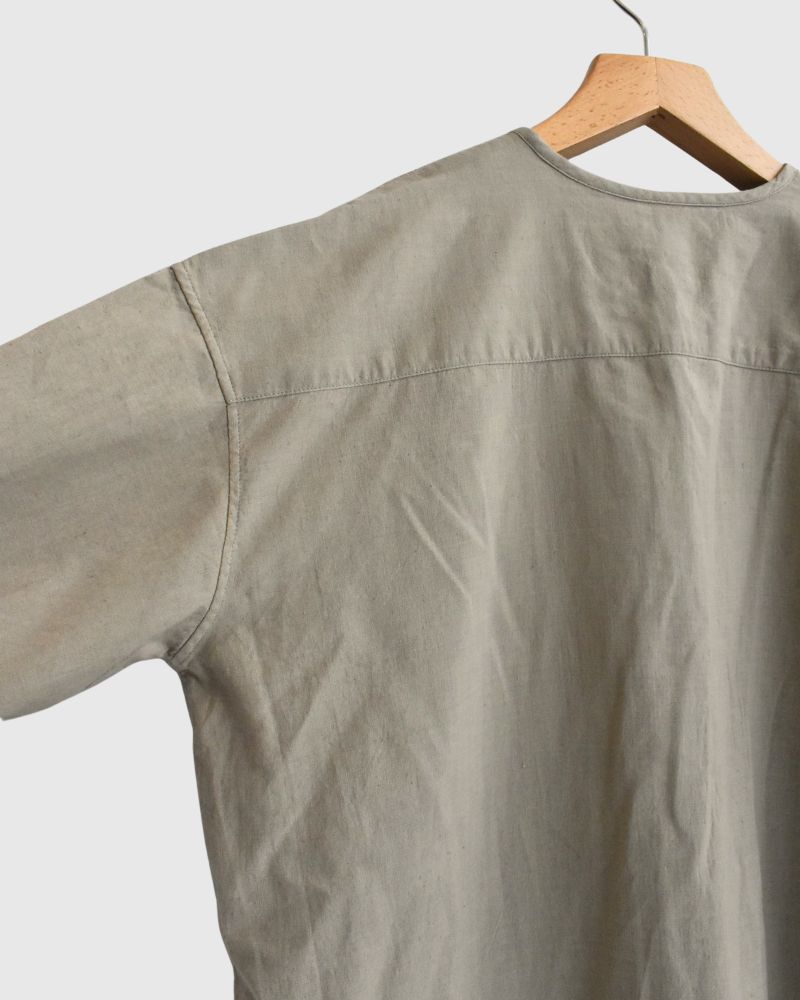 CREW-NECK BOSOM LONG SHIRT WITH MINI PINTUCK in Beige