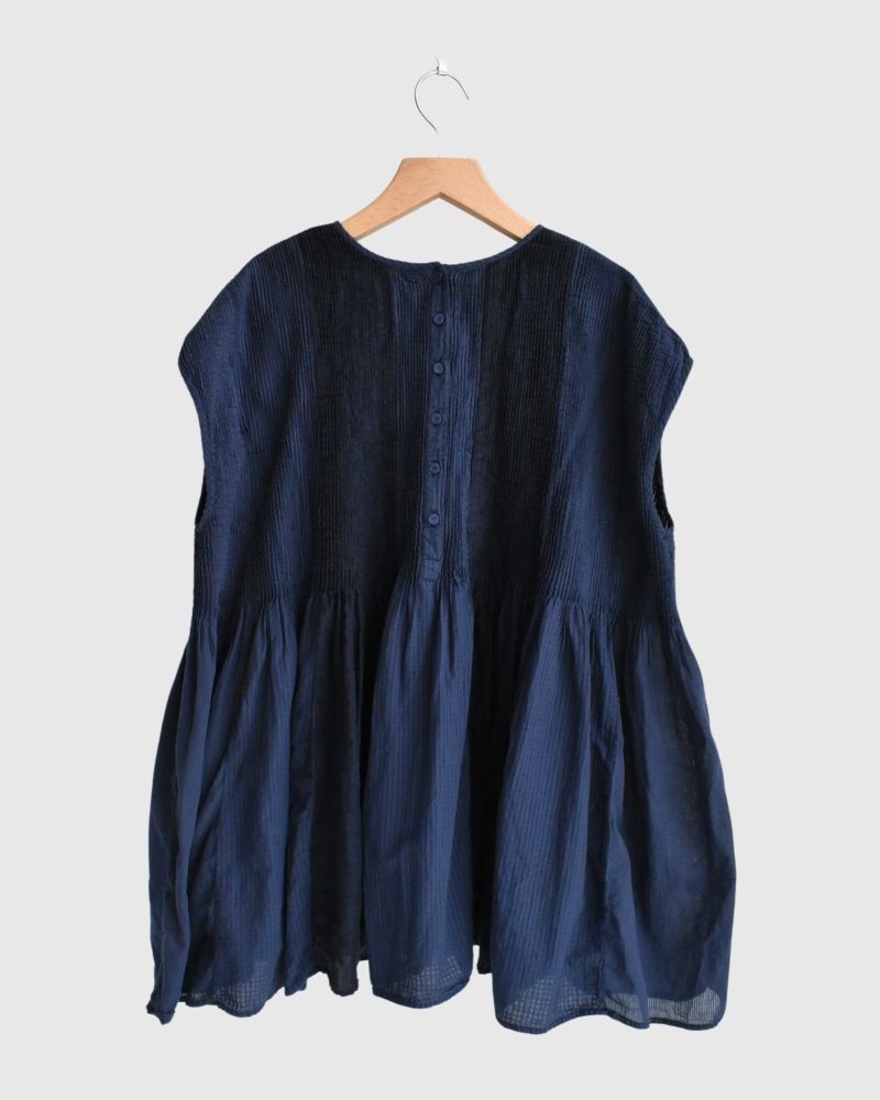 COTTON &LINEN PATCHWORK (OVERDYE) CREW-NECK F/SL SHIRT WITH MINI PINTUCK in Navy