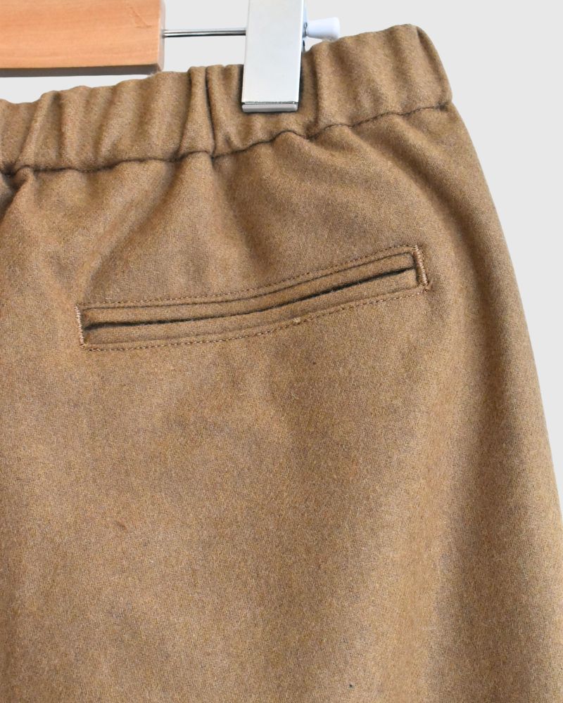 WOOL FLANNEL EASY TAPERED PANTS in Camel