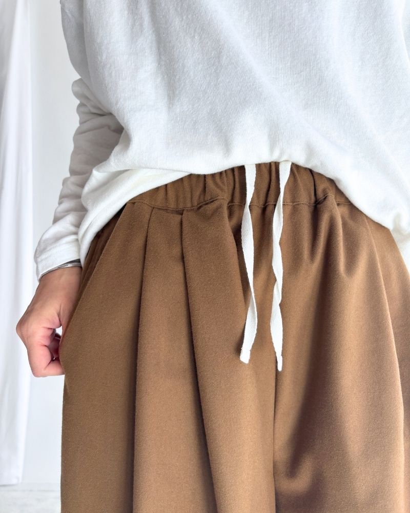 Tuck design pants 'REDI' in BrownBeige