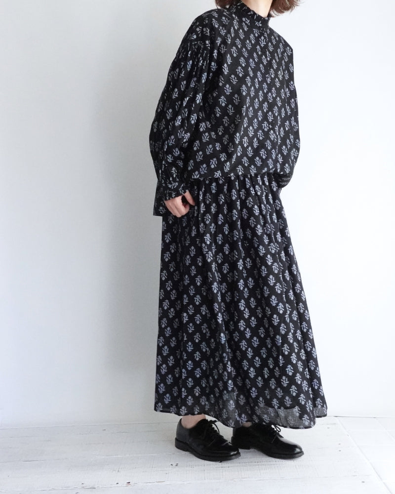 GATHERED SKIRT WITH LINING in Black