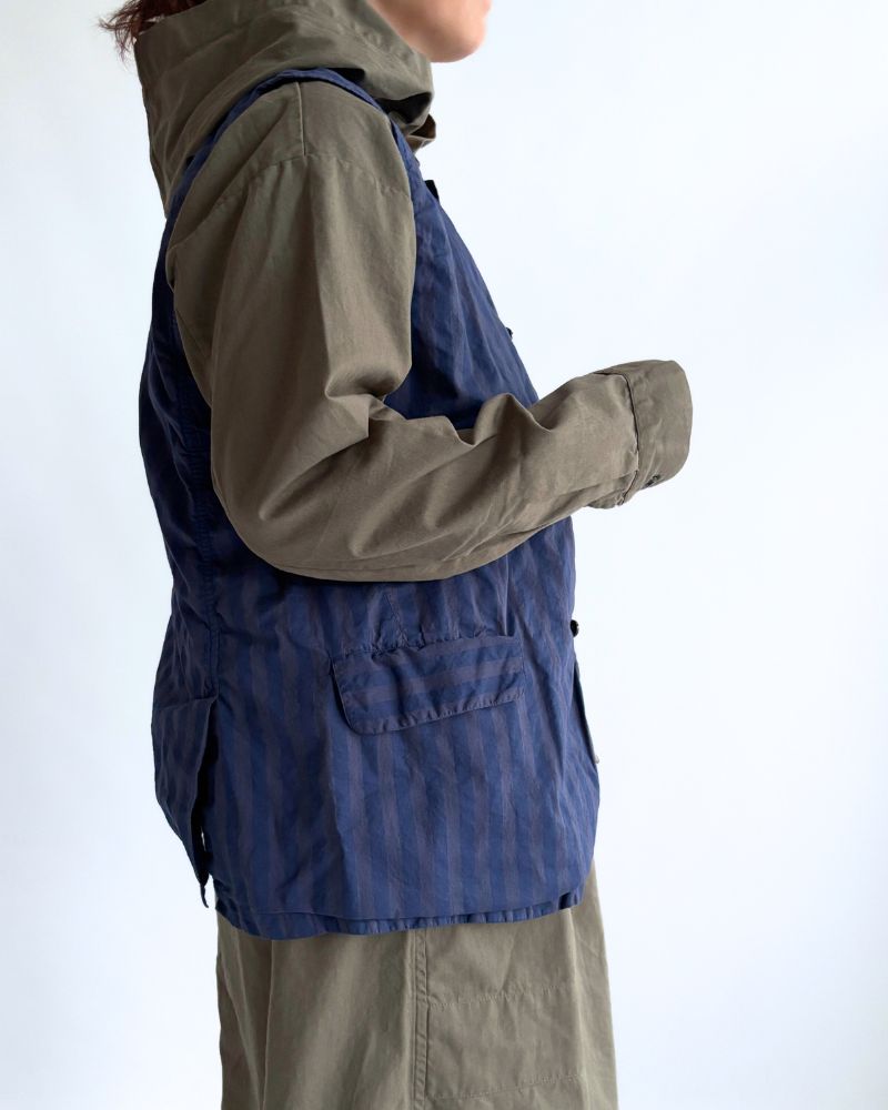 POPLIN WIDE STRIPE (OVERDYE) NO COLLAR VEST in PurpleNavy