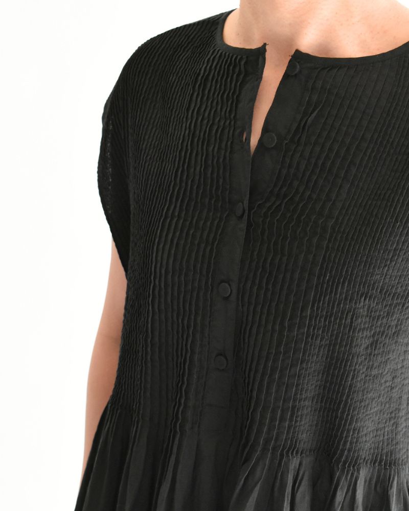 Crew-neck French Sleeve Shirt with Mini Pintuck in Black