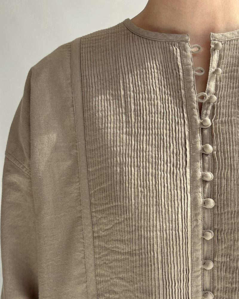 CREW-NECK BOSOM LONG SHIRT WITH MINI PINTUCK in Beige