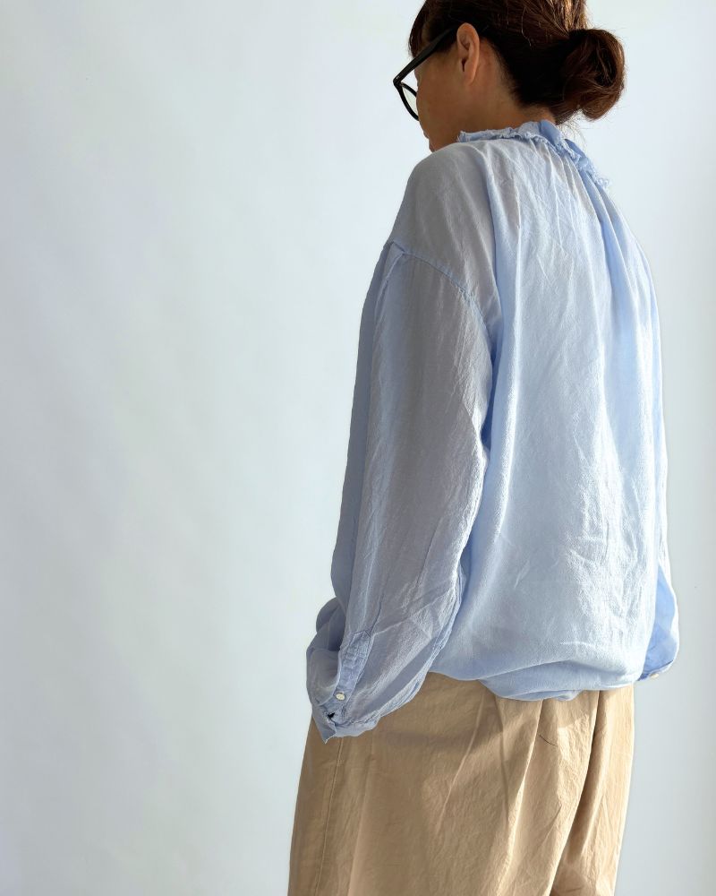 Frill blouse in Blue