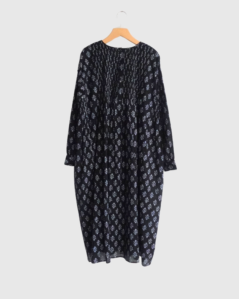 CREW-NECK P/O SHIRT DRESS WITH PINTUCK in Black