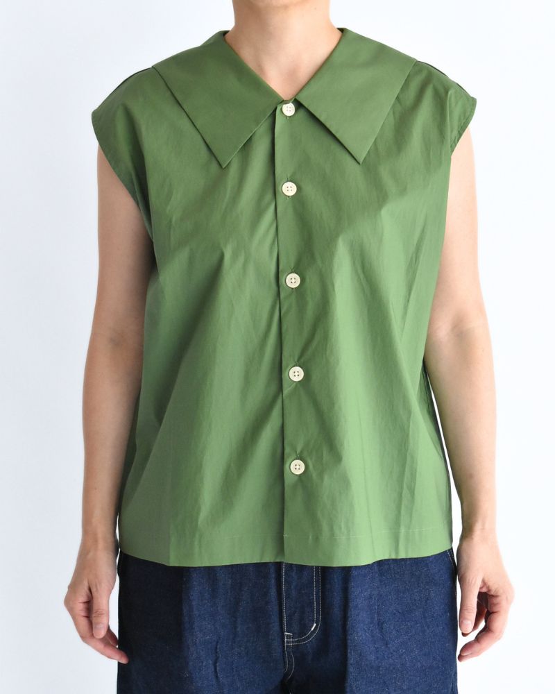 LALA-POPLIN Sleeveless Blouse in Green