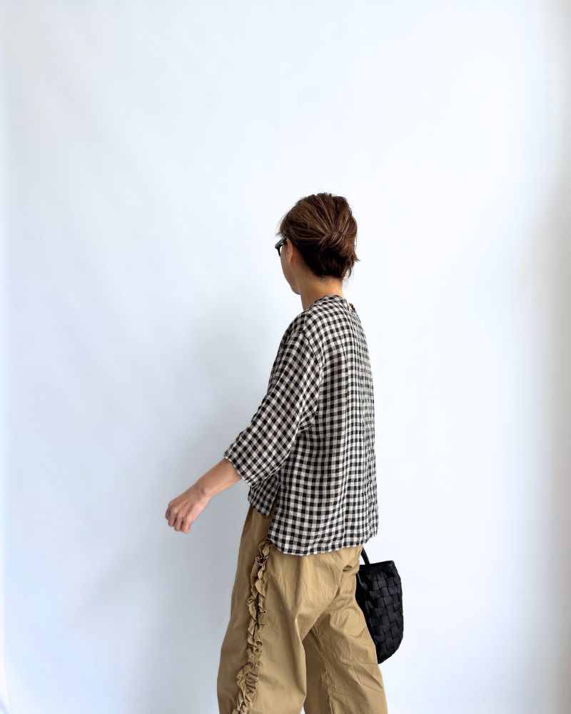 Gingham Check Pullover in Natural/Black