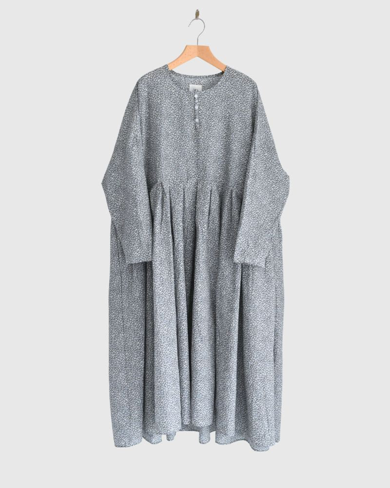 Small Flower Tuck Dress in GrayFlower