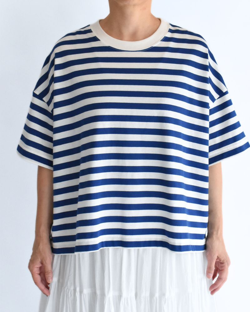 Crew-Neck Slit T-Shirt in Blue/White
