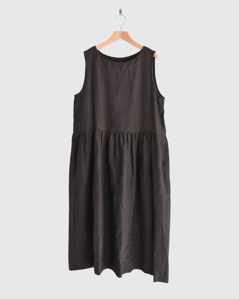 Sleeveless Gathered Dress (LINEN) in Brown