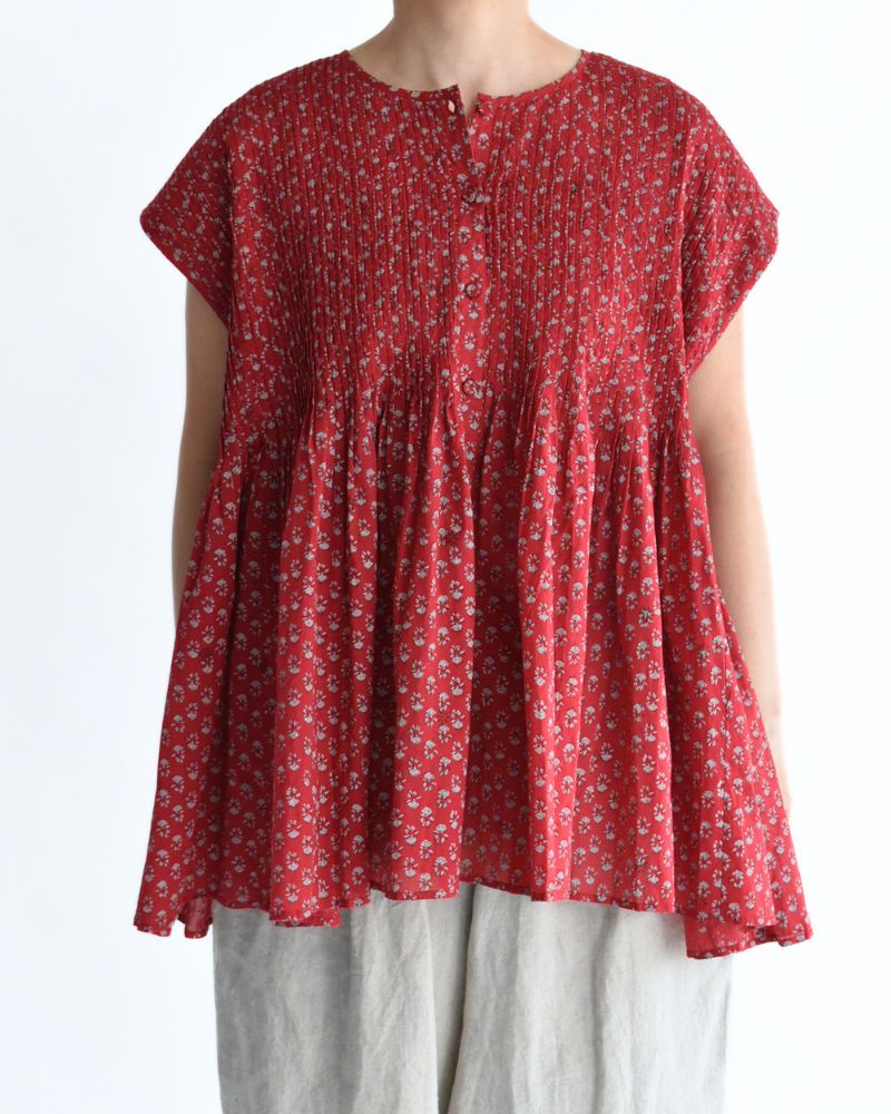 Crew-neck Button French Sleeve Shirt with Pintuck in Red