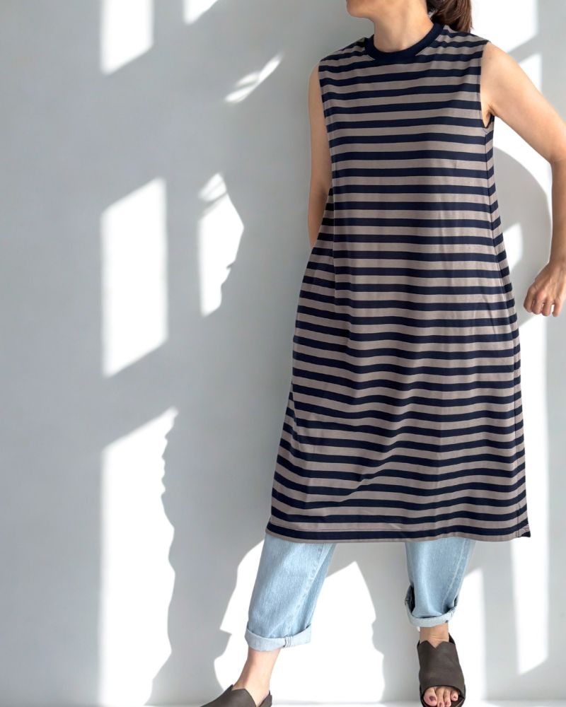 Sleeveless dress in Gray/Navy