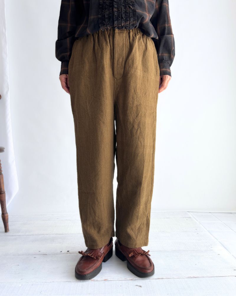 TEORI Cotton Herringbone Easy Tapered Pants in KhakiBrown