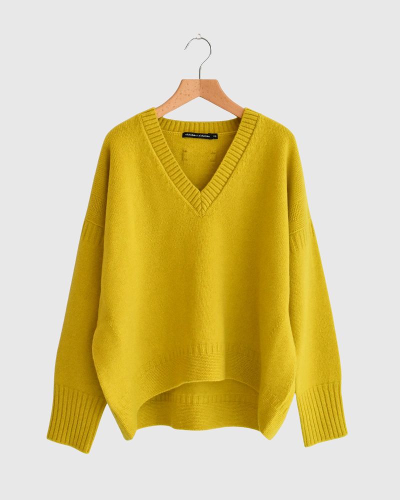 AURA V-neck knit pullover in Yellow