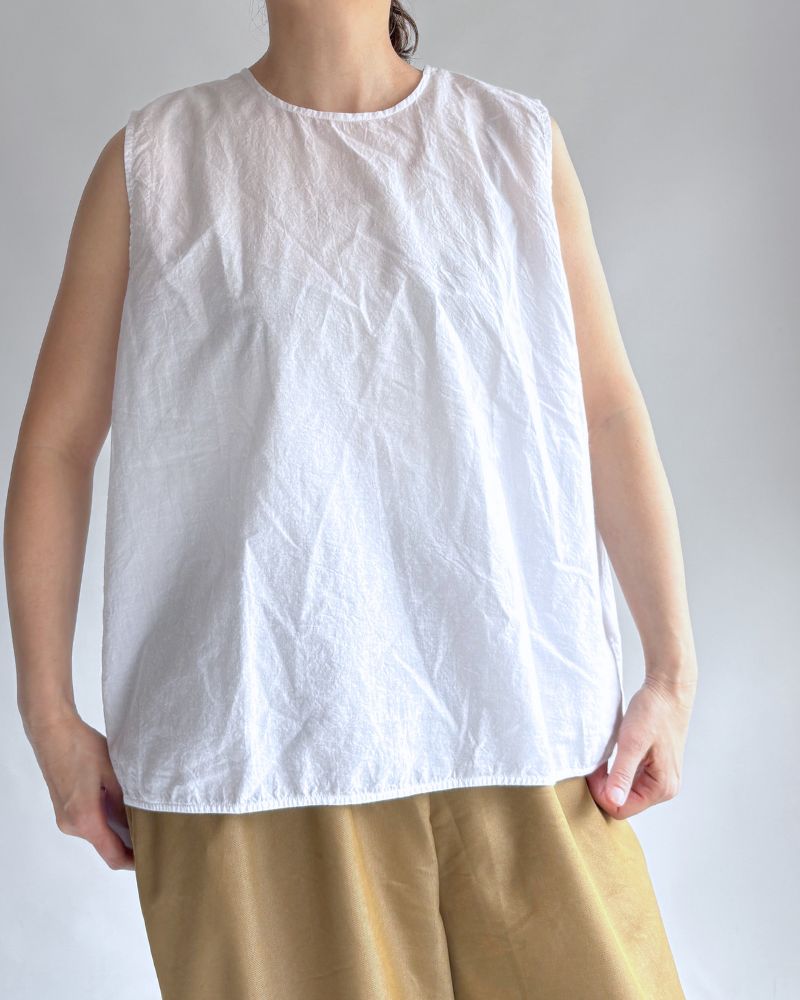 Inner Back Gathered Sleeveless Top in White