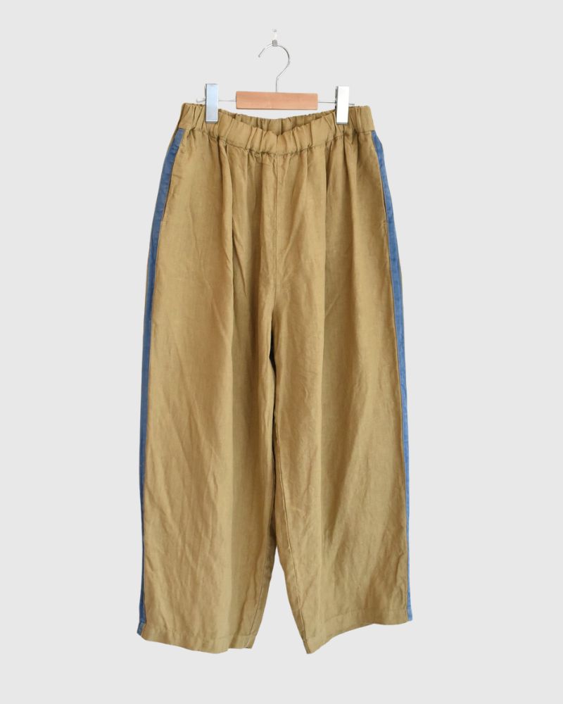 Side Line Kung Fu Pants in Brown Beige