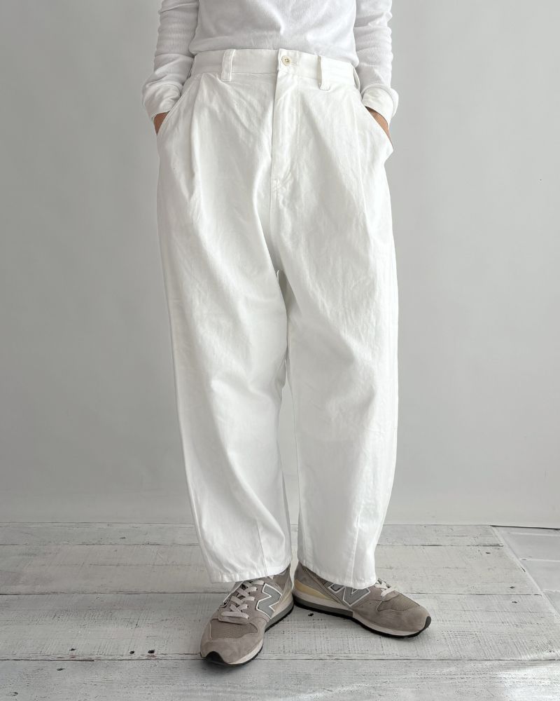 Cocoon Tapered Pants (DENIM) in White