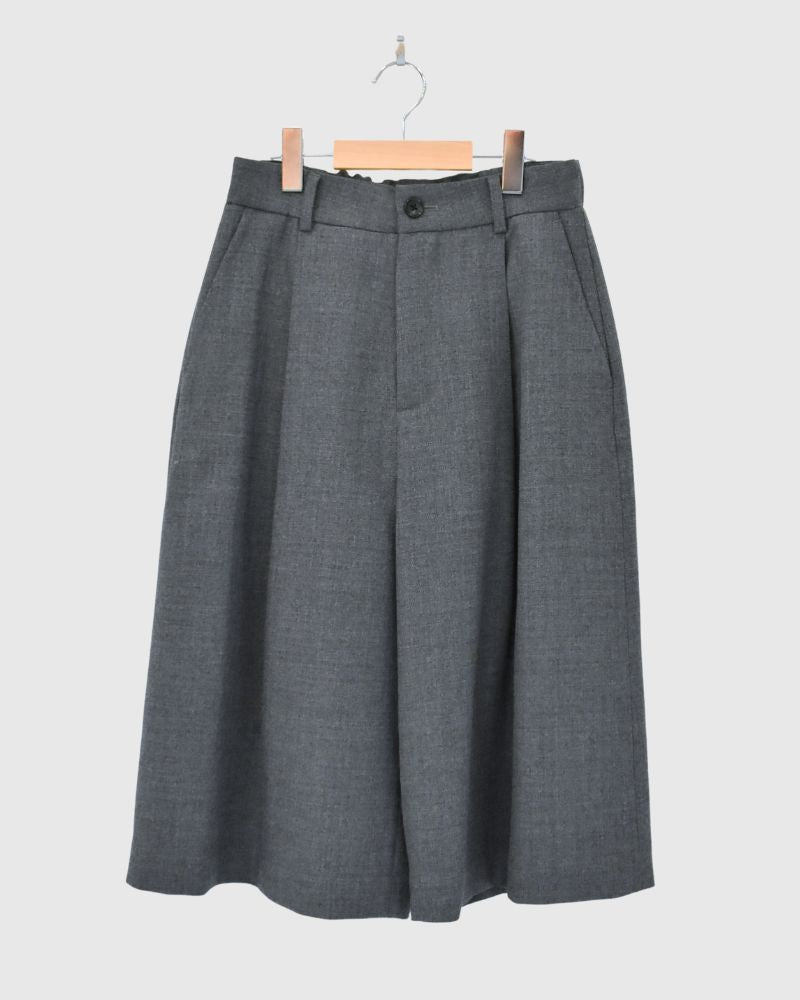 JOY-WO Wool Twill Center Tuck Shorts in HeavyGray