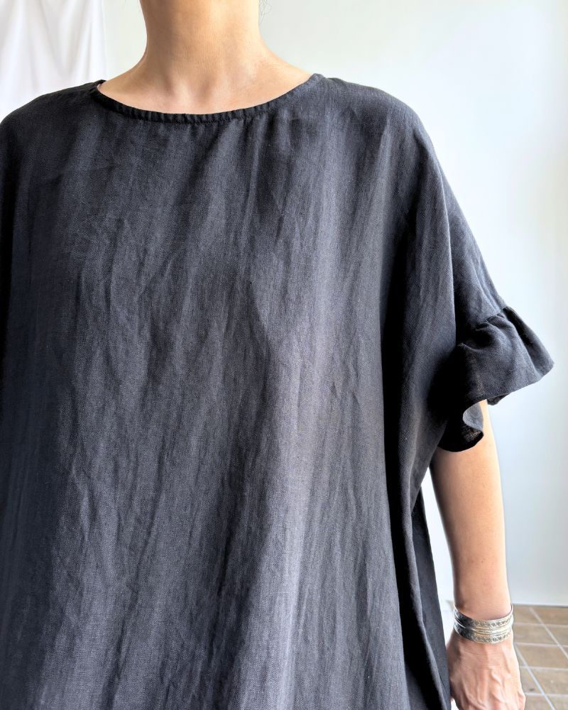 Frill top dress (LINEN) in Black
