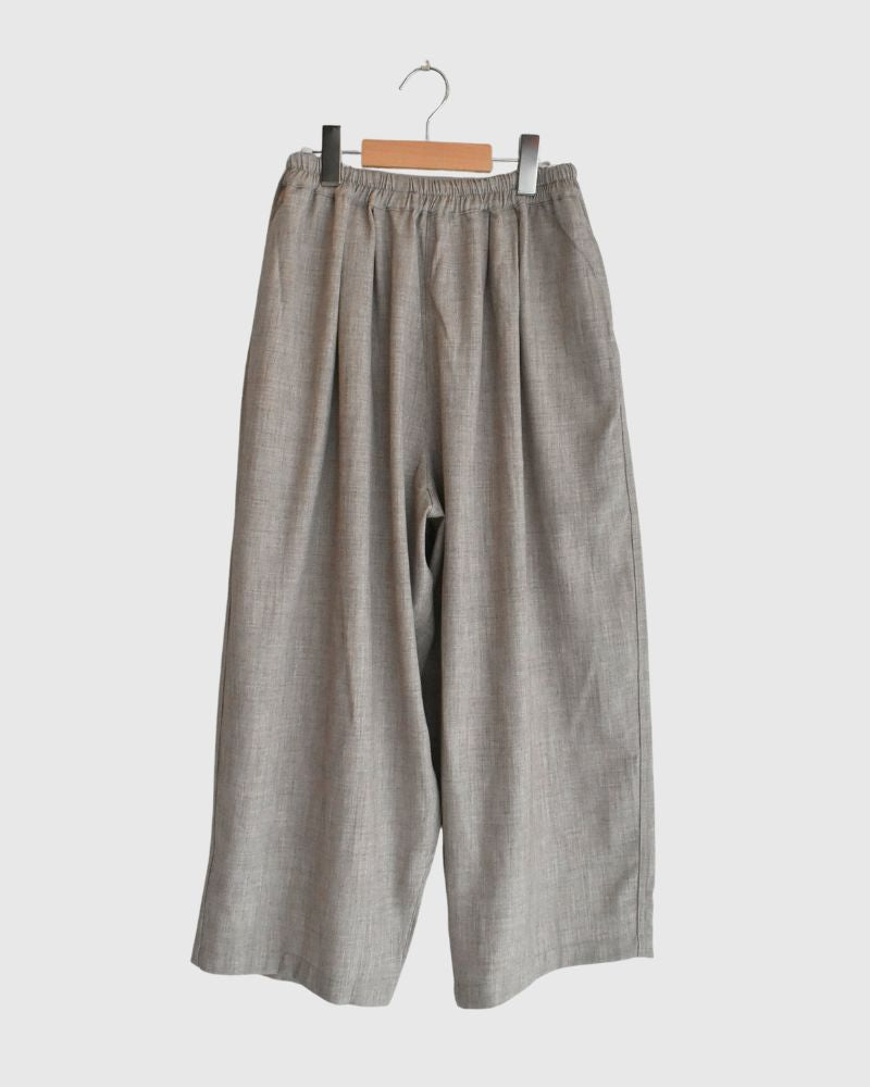 Loose silhouette easy pants 'PESH TR' in Light Beige