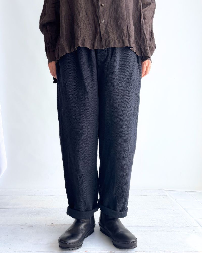 TEORI Cotton Herringbone Easy Tapered Pants in Black