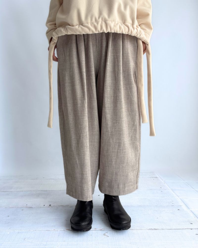 Loose silhouette easy pants 'PESH TR' in Light Beige