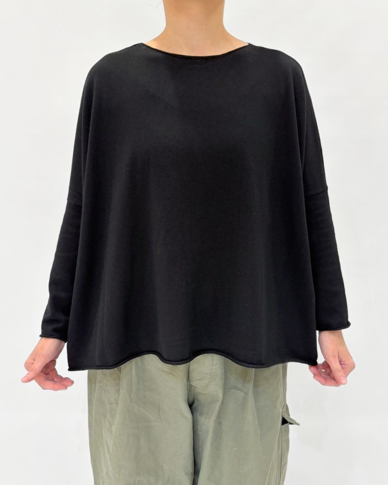 5-Color T-Line Pullover in Black