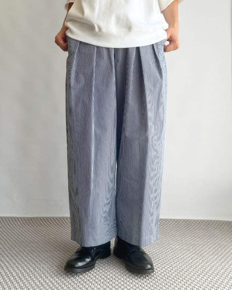 HAKAMA-W Tuck Easy Pants in NavyCheck