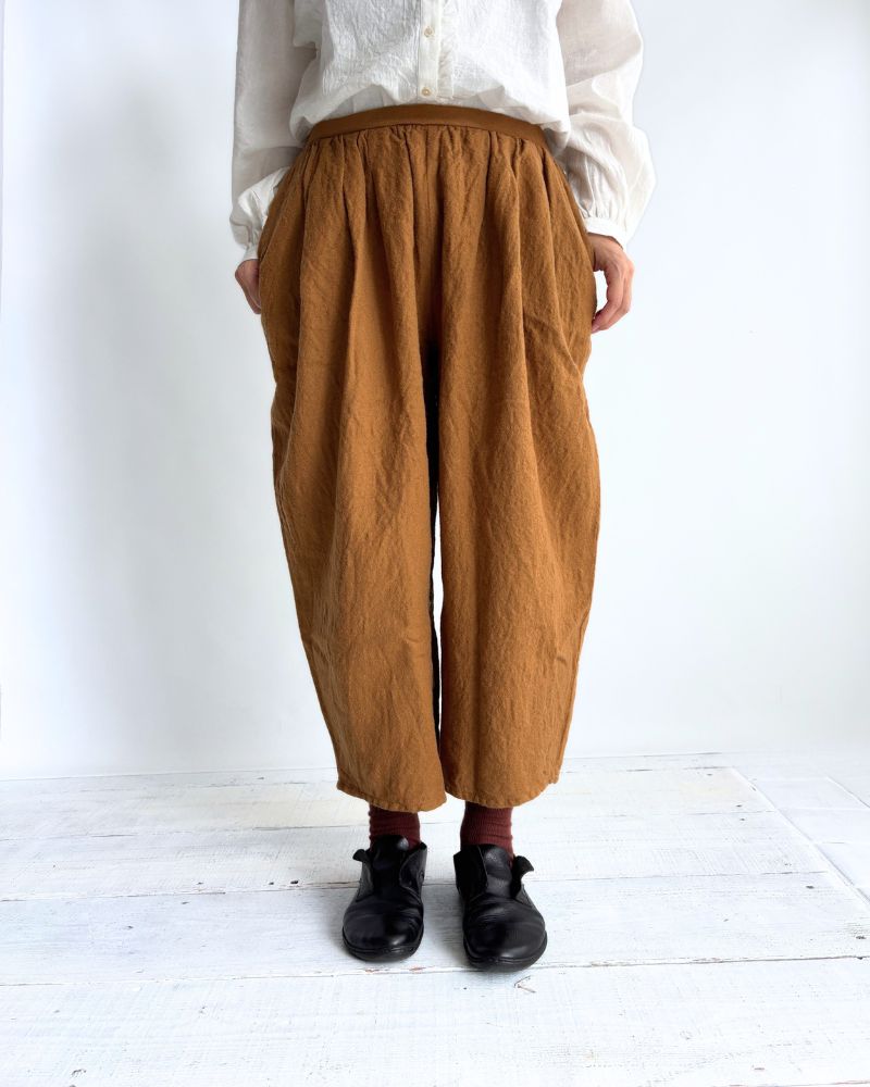 CAMILLE WOOL TUCK PANTS in Camel