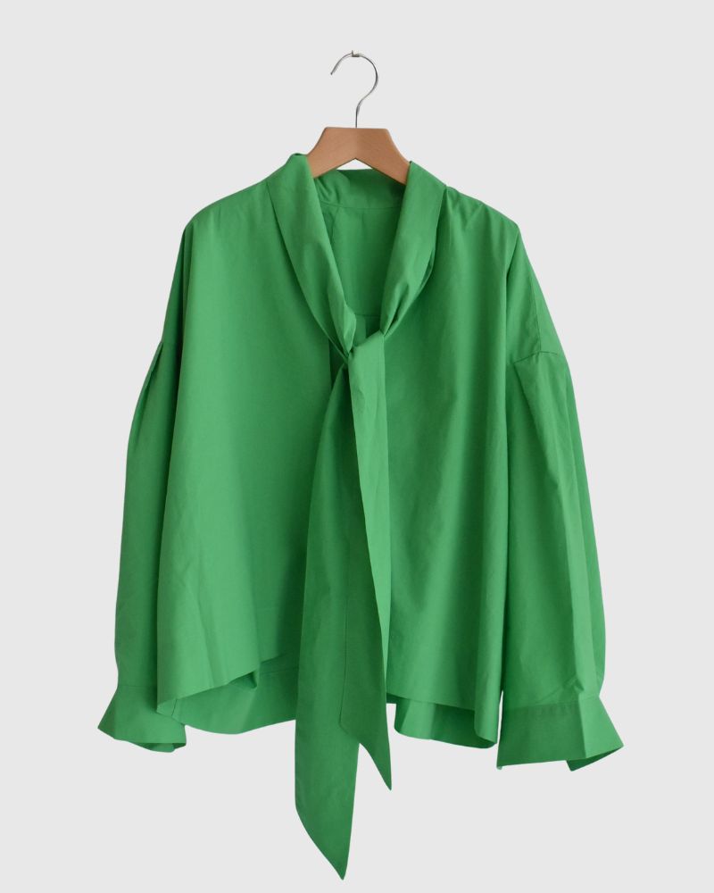 Tie collar blouse in Green