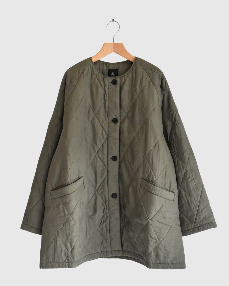 FRONT BUTTON SHORT COAT in Olive