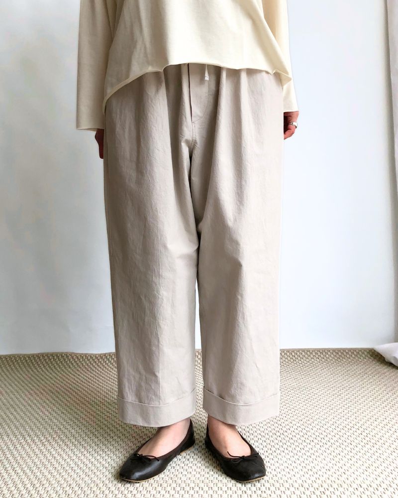 Easy Tapered Pants in Beige