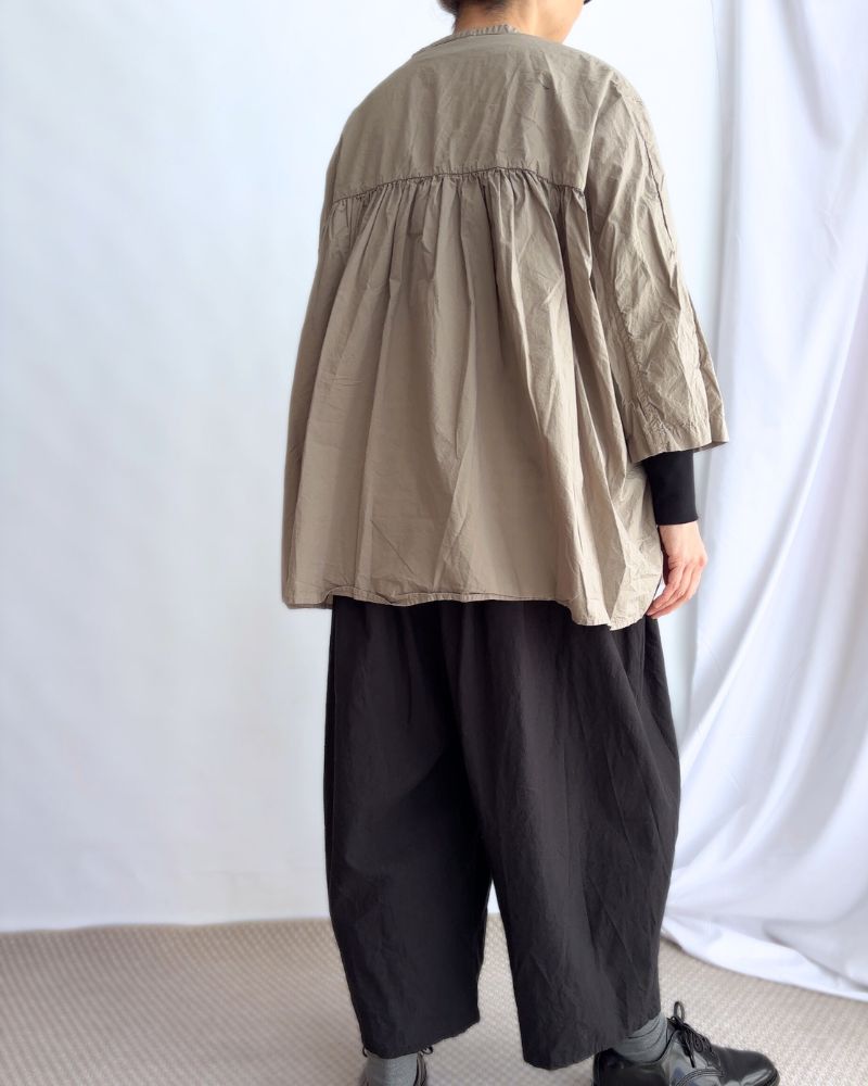 Gathered blouse in KhakiBeige