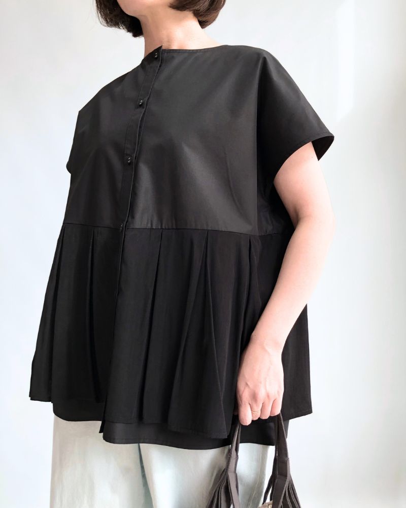 2WAY Tuck Design Top 'UTA' in Black