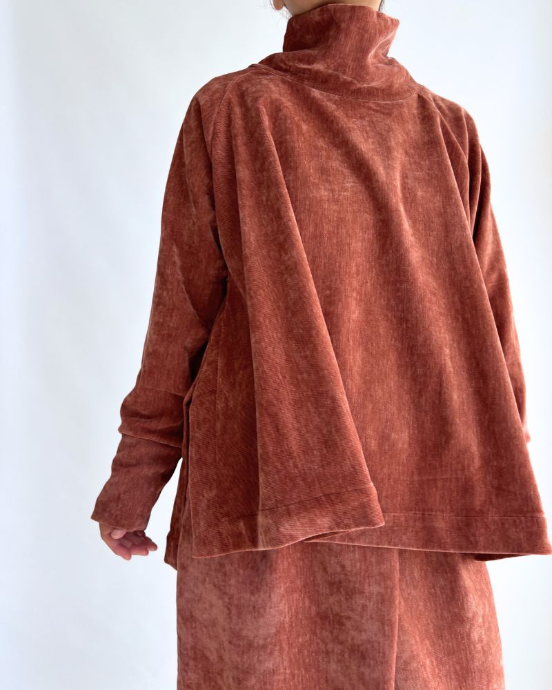 High-neck flared design top 'BONI' in Teracotta