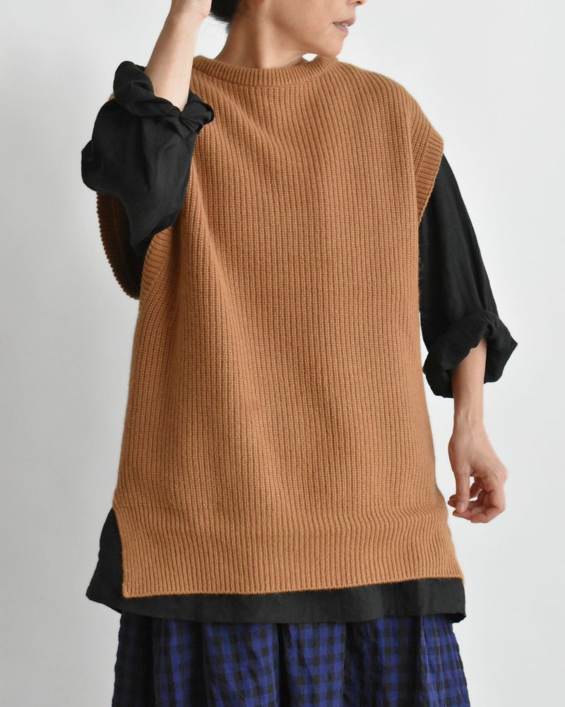 JAPAN RIDGE KNITTING VEST in Camel