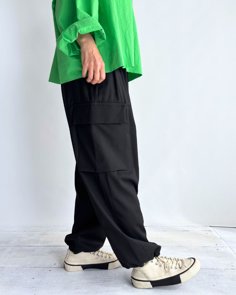 CLOVER-TRO Cargo Pants in Black