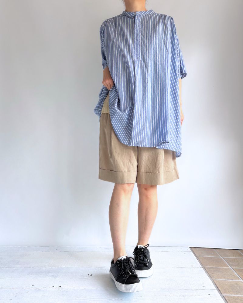 Wide Tuck Shorts in Beige