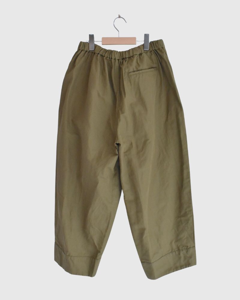 TUCKED oeuf PANTS in Khaki