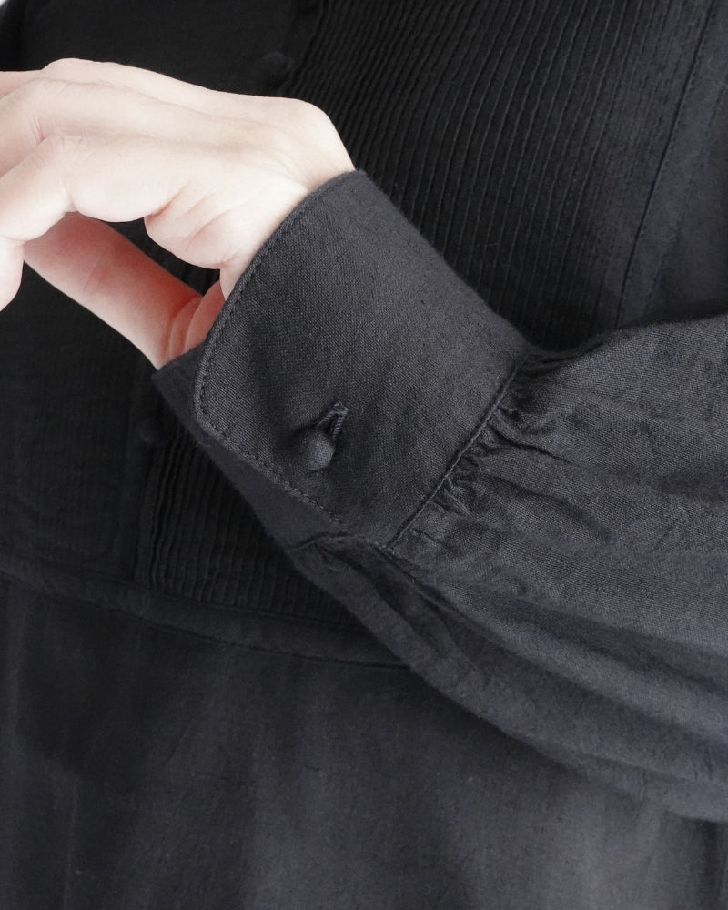 CREW-NECK BOSOM LONG SHIRT WITH MINI PINTUCK in Black