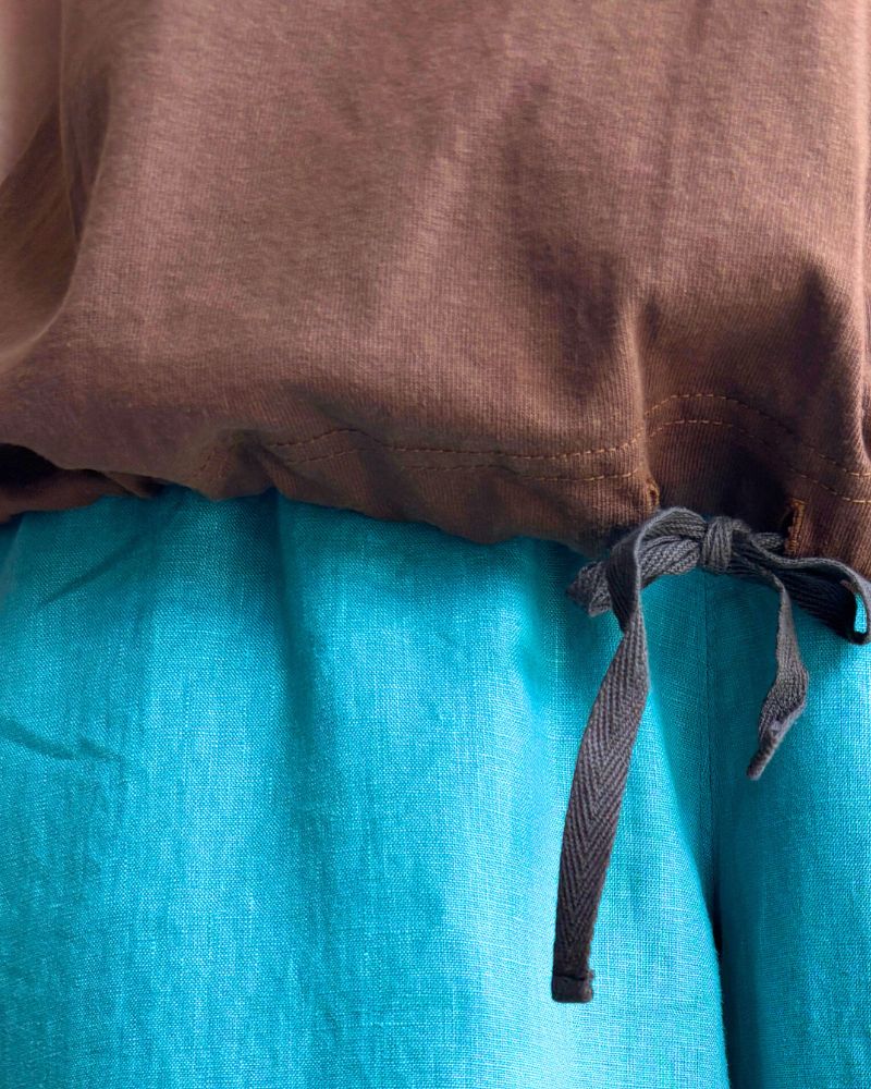 Cutoff Drawstring Tee in Brown