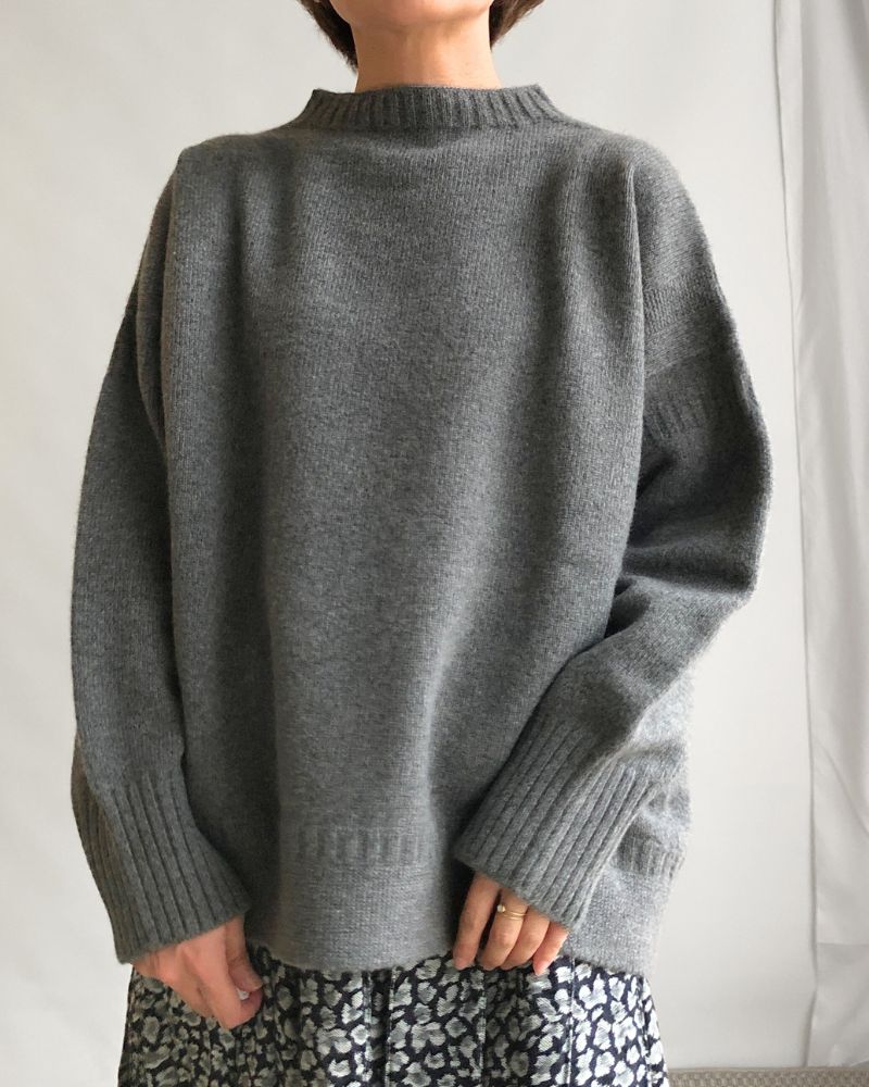 HERIOT Big Silhouette Knit in Gray